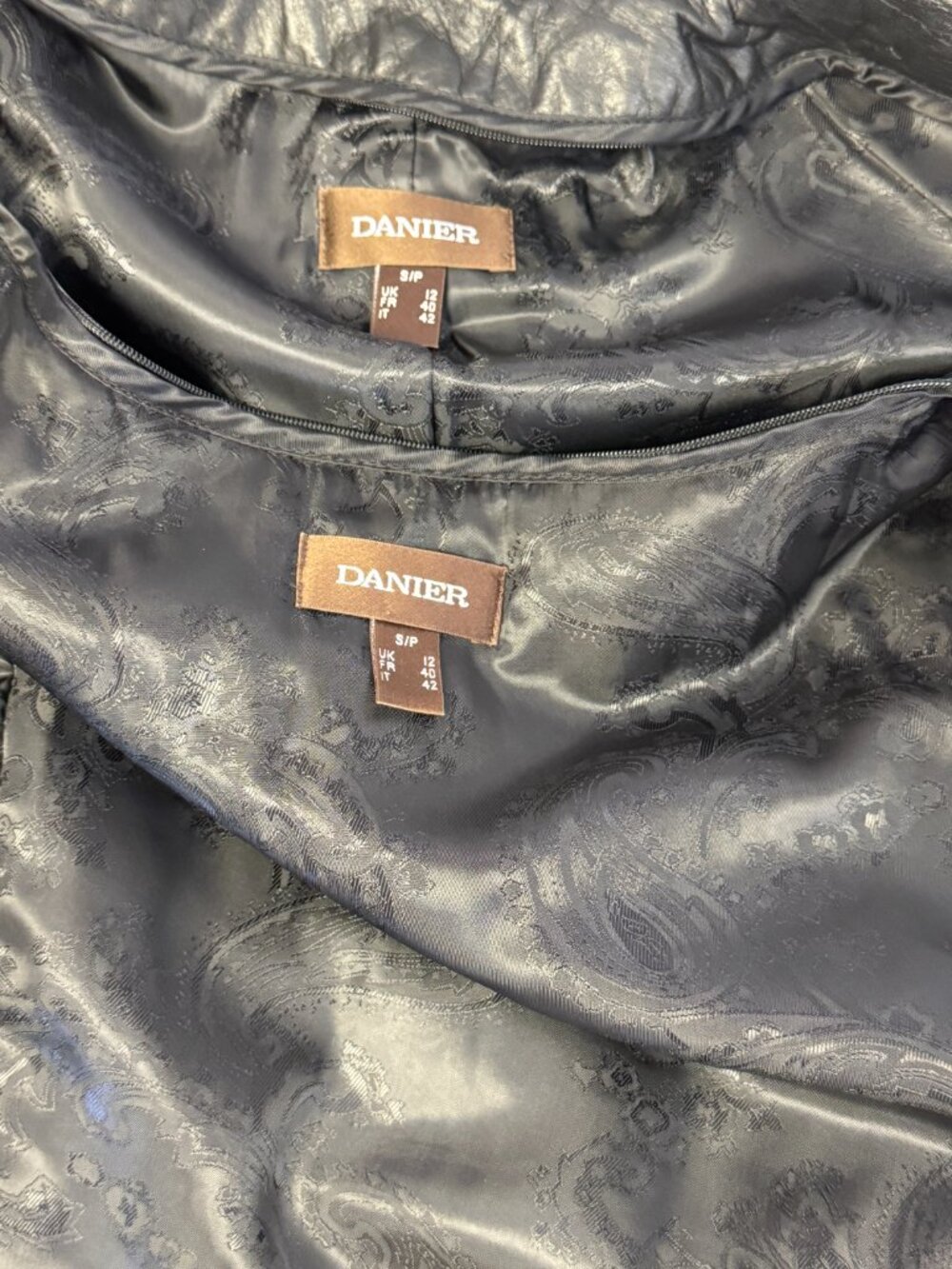 Danier black leather jacket - Picture 6 of 7